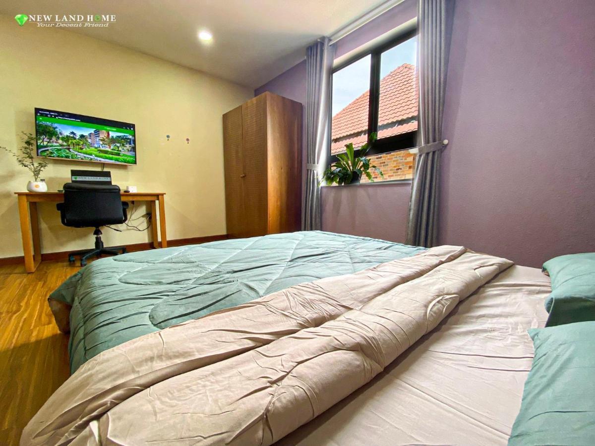 Khách sạn hẻo lánh New Land - Phu My Hung *