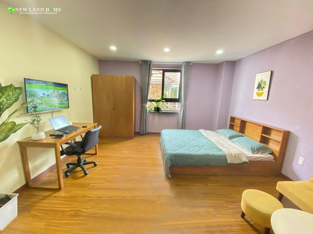 Khách sạn hẻo lánh New Land - Phu My Hung *
