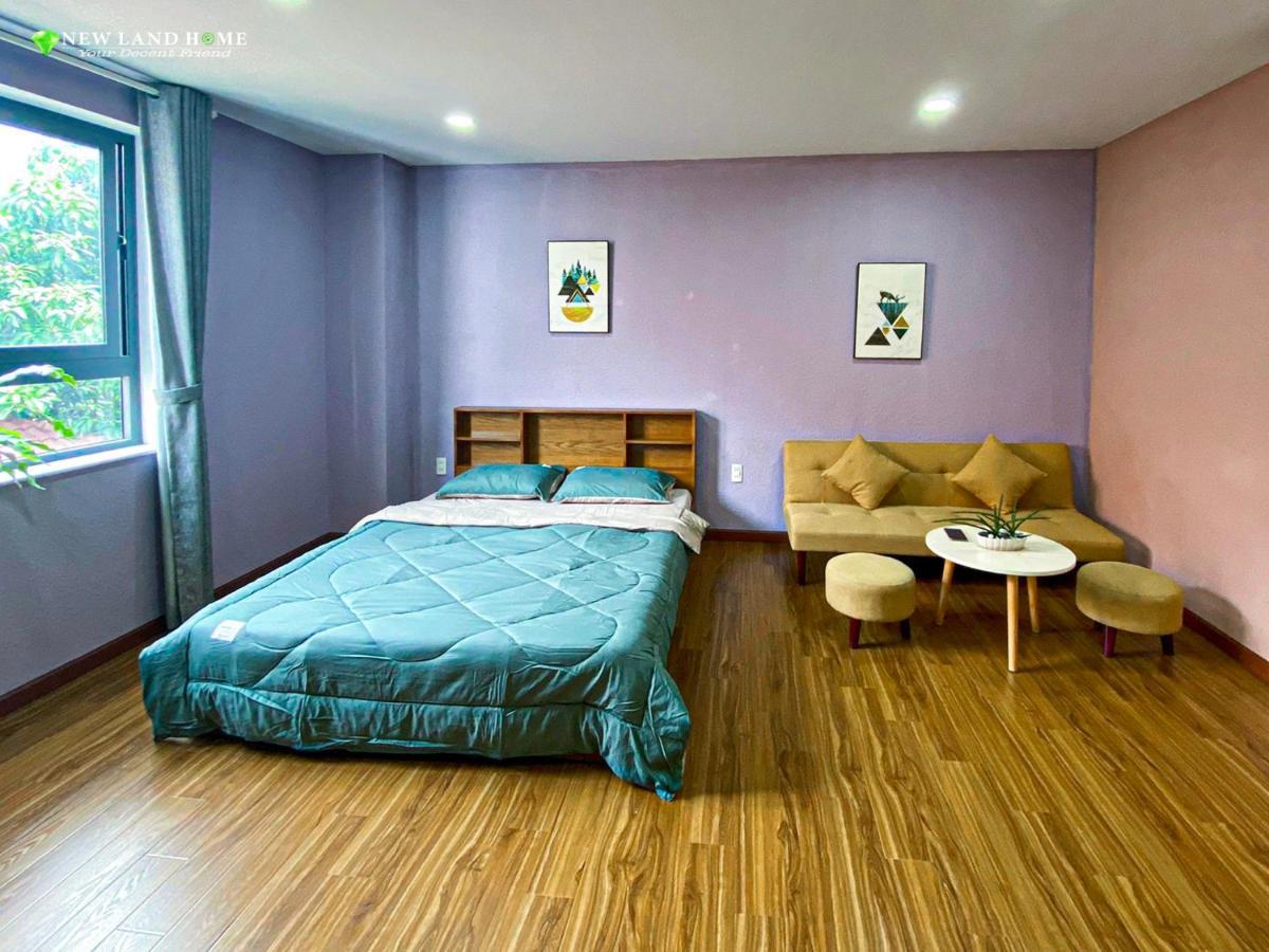Khách sạn hẻo lánh New Land - Phu My Hung *